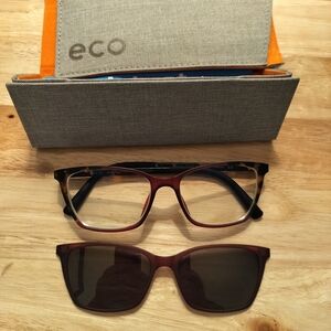 Eco Women's Red and Black Glasses Set